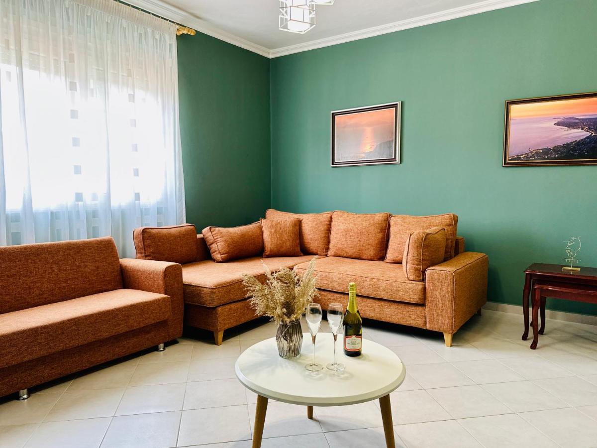 فلورا Family Suite Residence المظهر الخارجي الصورة